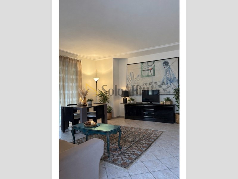 Bilocale in Affitto a Caserta, zona Centro storico, 1'000&euro;, 80 m², arredato