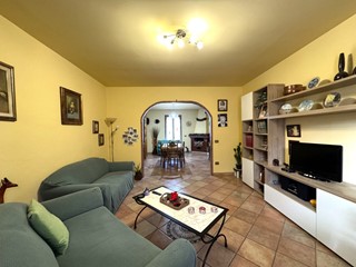 Appartamento in Vendita a Vernio, 135'000&euro;, 130 m²