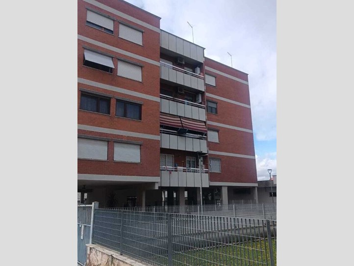 Quadrilocale in Affitto a Roma, zona Appia nuova, 1'300&euro;, 90 m²