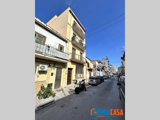 Quadrilocale in Vendita a Palermo, 99'000&euro;, 125 m²