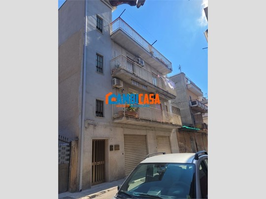 Quadrilocale in Vendita a Palermo, 159'000&euro;, 136 m²