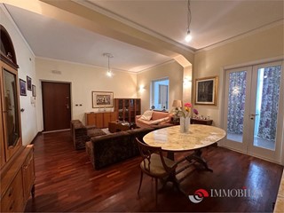 Appartamento in Vendita a Melito di Porto Salvo, 194 m²