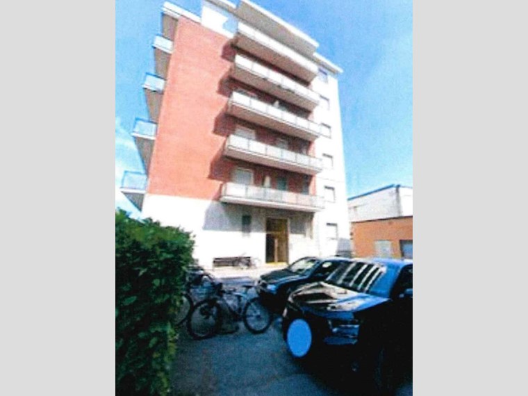 Quadrilocale in Vendita a Melzo, 73'500&euro;, 72 m², con Box