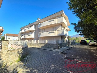 Trilocale in Vendita a Lucca, zona San Pietro a Vico, 215'000&euro;, 70 m²