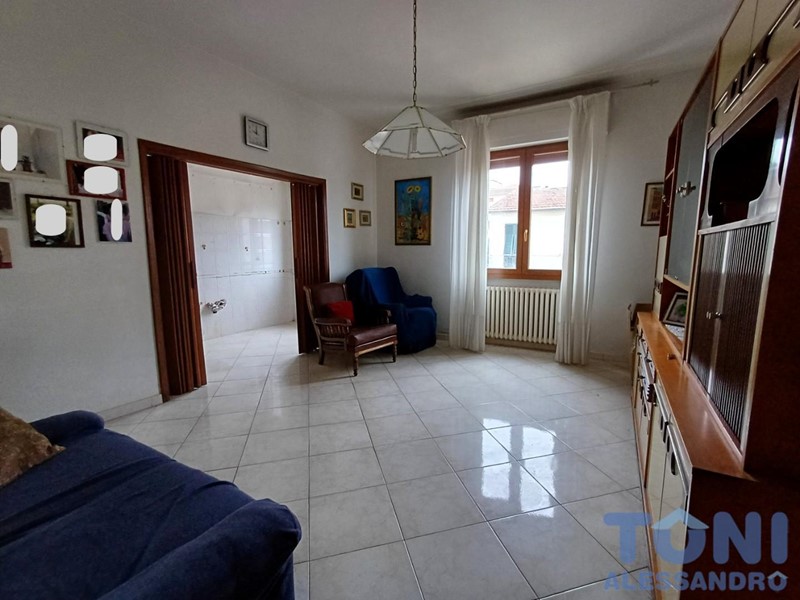 Appartamento in Vendita a Vinci, zona Sovigliana, 270'000&euro;, 100 m², con Box