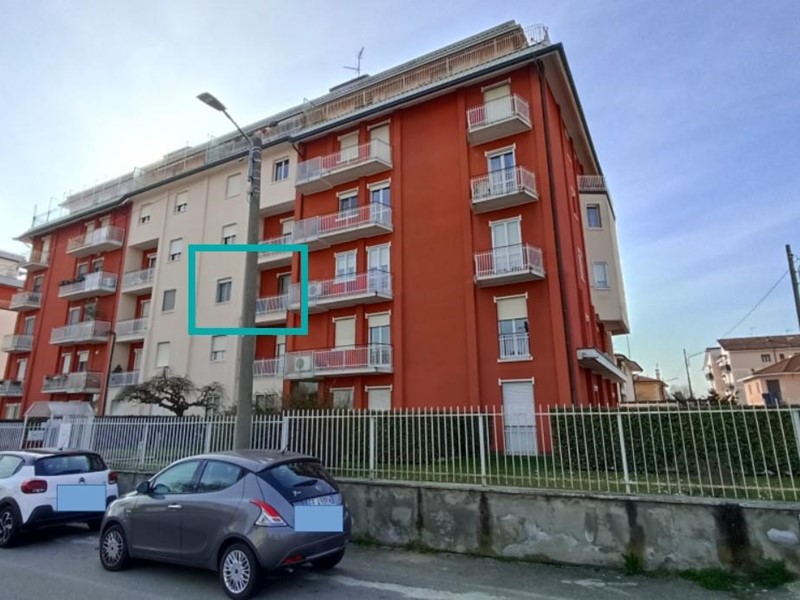 Quadrilocale in Vendita a Corbetta, 101'250&euro;, 102 m²