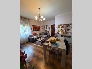 Quadrilocale in Vendita a Castelnuovo Magra, zona Molicciara, 142'000&euro;, 80 m²