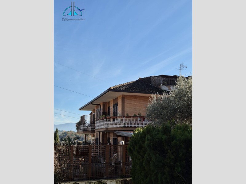 Bilocale in Vendita a Fara in Sabina, 50 m²