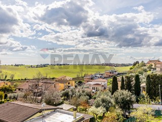 Quadrilocale in Vendita a Roma, 259'000&euro;, 120 m²