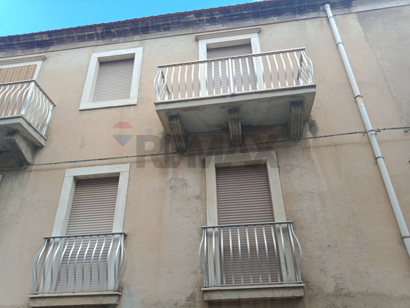 Appartamento in Vendita a Ragusa, 180'000&euro;, 350 m²
