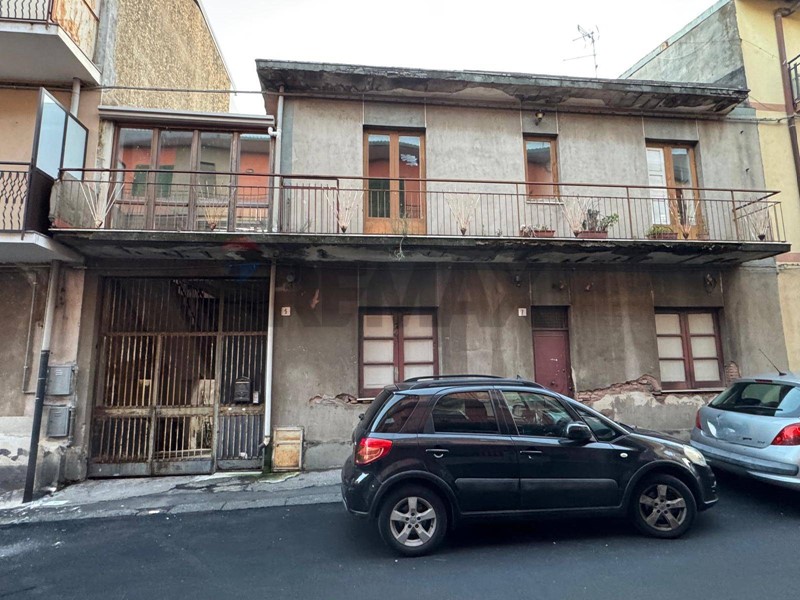 Appartamento in Vendita a Mascalucia, 78'000&euro;, 114 m²