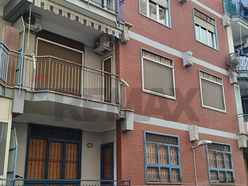 Appartamento in Vendita a Napoli, 299'000&euro;, 119 m²