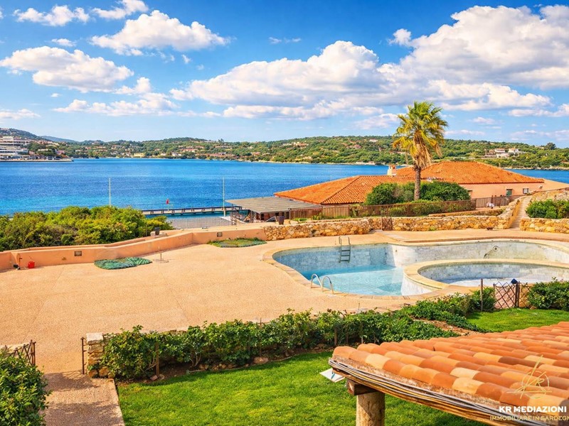 Appartamento in Vendita a Arzachena, 251 m²