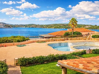 Appartamento in Vendita a Arzachena, 251 m²