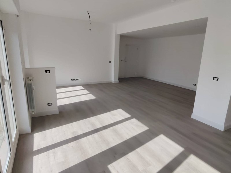 Appartamento in Vendita a Genova, 790'000&euro;, 180 m²