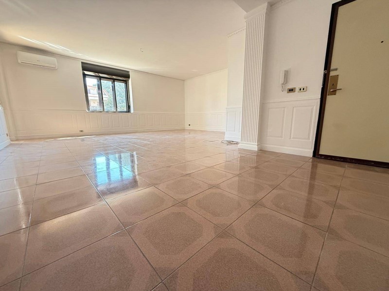 Quadrilocale in Affitto a Caserta, 800&euro;, 150 m²