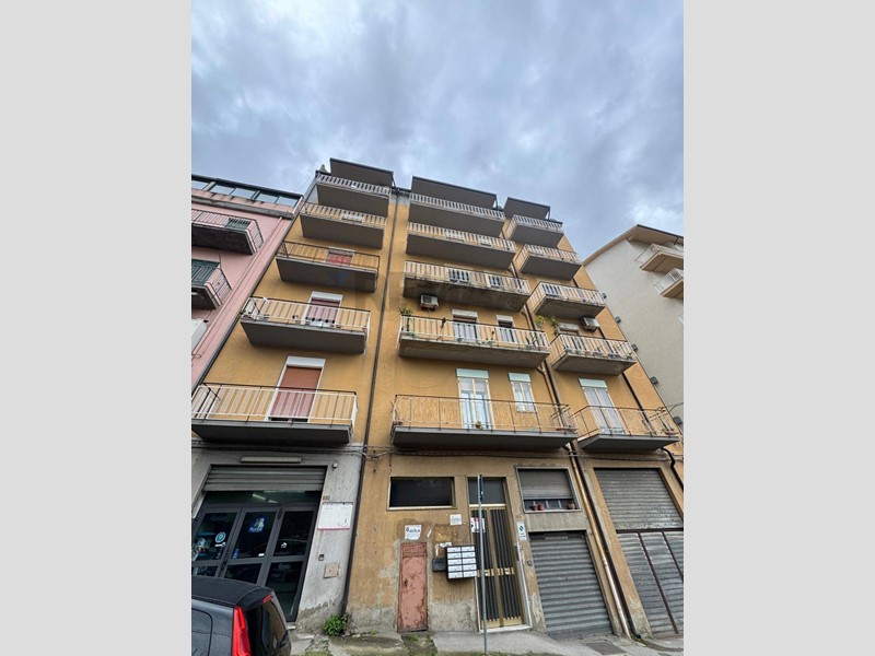 Appartamento in Vendita a Leonforte, 79'000&euro;, 149 m²