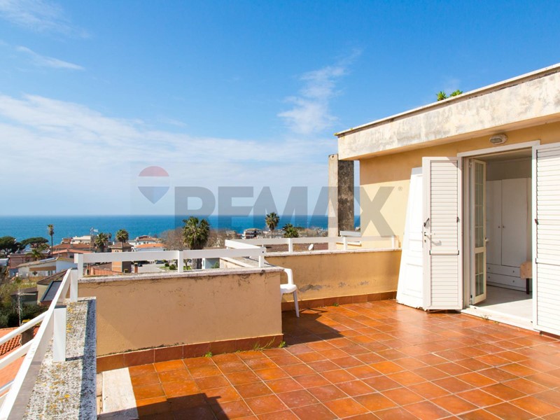 Attico in Vendita a Anzio, 139'000&euro;, 77 m²