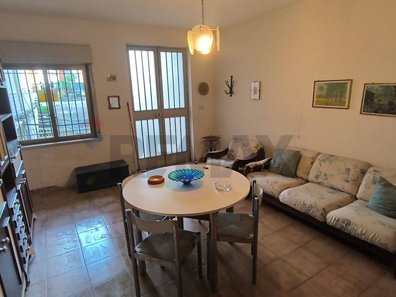 Quadrilocale in Vendita a Fiumefreddo di Sicilia, 79'000&euro;, 93 m²