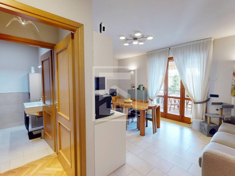 Trilocale in Vendita a Toscolano Maderno, 279'000&euro;, 73 m²