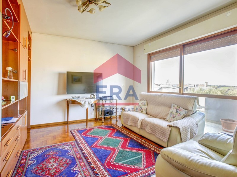 Attico in Vendita a Roma, 390'000&euro;, 129 m²