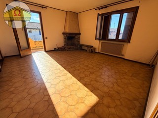 Quadrilocale in Vendita a Ponzano Veneto, 155'000&euro;, 100 m²
