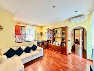 Trilocale in Vendita a Roma, 205'000&euro;, 65 m²