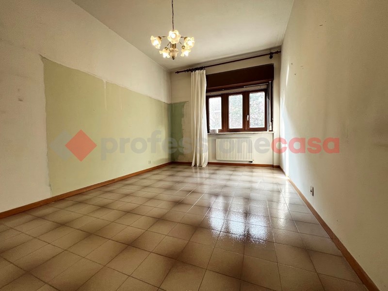 Appartamento in Vendita a Verona, 190'000&euro;, 115 m², con Box