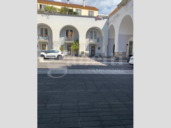 Appartamento in Vendita a Aversa, 520'000&euro;, 250 m², con Box