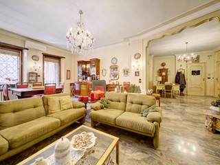 Quadrilocale in Vendita a Torino, 330'000&euro;, 140 m²