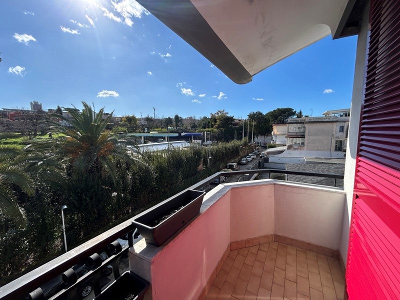 Quadrilocale in Vendita a Napoli, 380'000&euro;, 185 m²