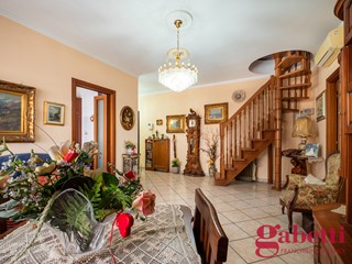 Quadrilocale in Vendita a Baranzate, 275'000&euro;, 105 m², arredato, con Box