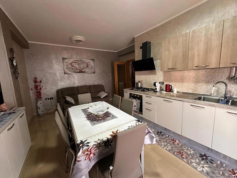 Trilocale in Vendita a Avezzano, 90'000&euro;, 80 m²