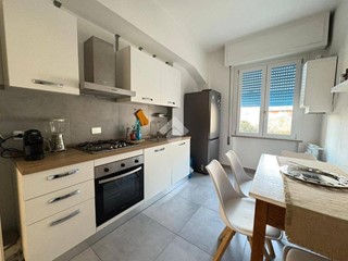 Quadrilocale in Affitto a Sarzana, 1'250&euro;, 100 m², arredato