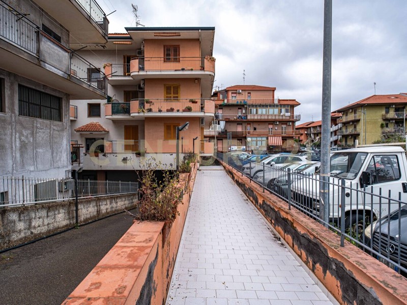 Quadrilocale in Vendita a Aci Catena, 109'000&euro;, 114 m², con Box