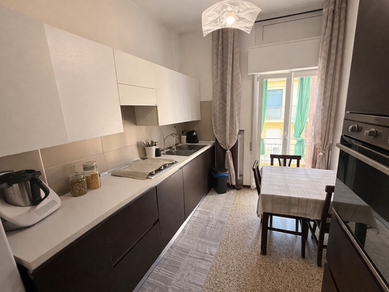 Quadrilocale in Vendita a Modena, 245'000&euro;, 137 m², con Box