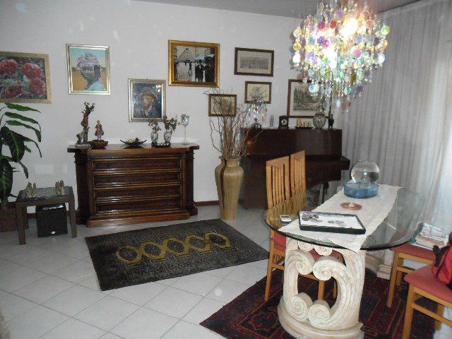 Quadrilocale in Vendita a Carrara, 330'000&euro;, 150 m²