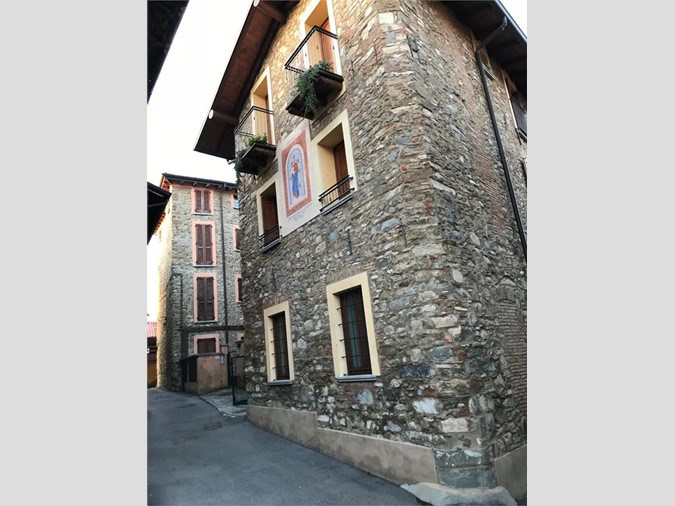 Bilocale in Vendita a Colle Brianza, 84'000&euro;, 66 m²