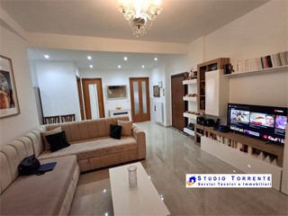 Trilocale in Vendita a Paderno Dugnano, 180'000&euro;, 90 m²