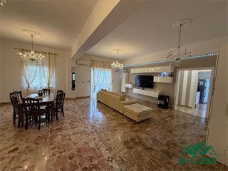 Appartamento in Vendita a Monforte San Giorgio, 155'000&euro;, 160 m²