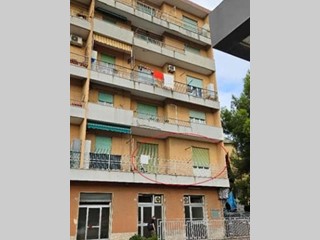 Trilocale in Vendita a Genova, 43'152&euro;, 86 m²