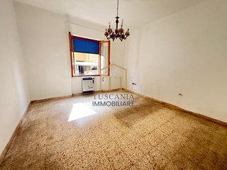 Quadrilocale in Vendita a Poggibonsi, 145'000&euro;, 65 m², con Box