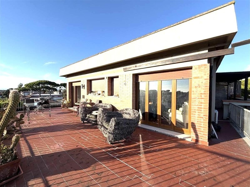 Attico in Vendita a Massa, zona Marina di Massa, 420'000&euro;, 85 m²