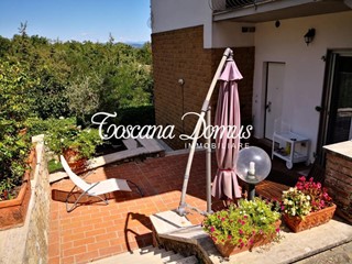 Appartamento in Vendita a Monteriggioni, zona Santa Colomba, 299'000&euro;, 115 m², arredato, con Box