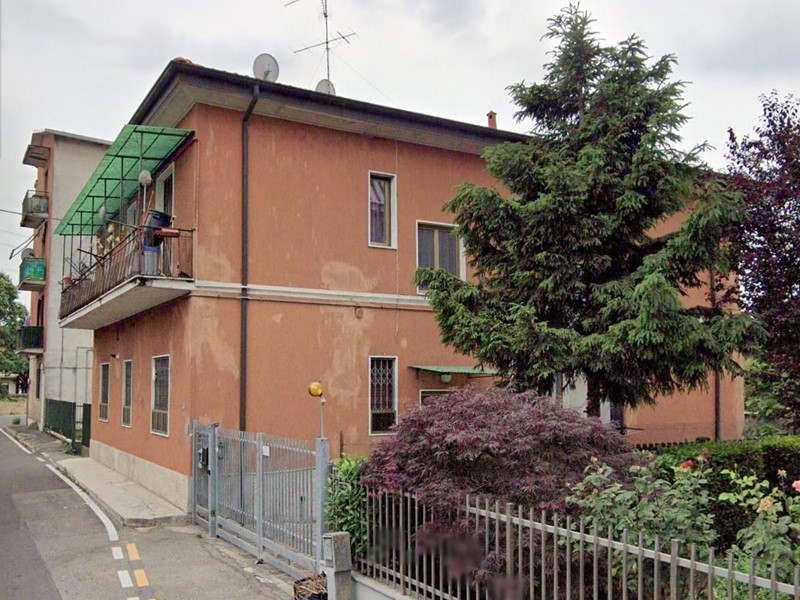Trilocale in Vendita a Limbiate, 45'000&euro;, 65 m²