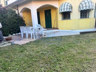 Quadrilocale in Vendita a Luni, zona Dogana, 295'000&euro;, 98 m², arredato, con Box