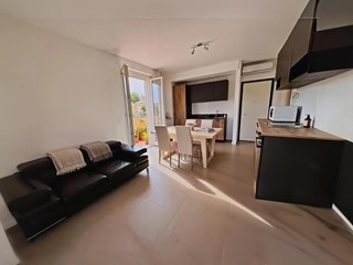 Quadrilocale in Vendita a Massa, zona Ronchi, 350'000&euro;, 100 m², arredato