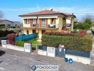 Trilocale in Vendita a Rovato, 230'000&euro;, 115 m²