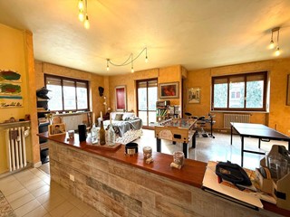 Appartamento in Vendita a Alessandria, 110'000&euro;, 135 m²