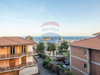 Quadrilocale in Affitto a Aci Castello, 650&euro;, 100 m²